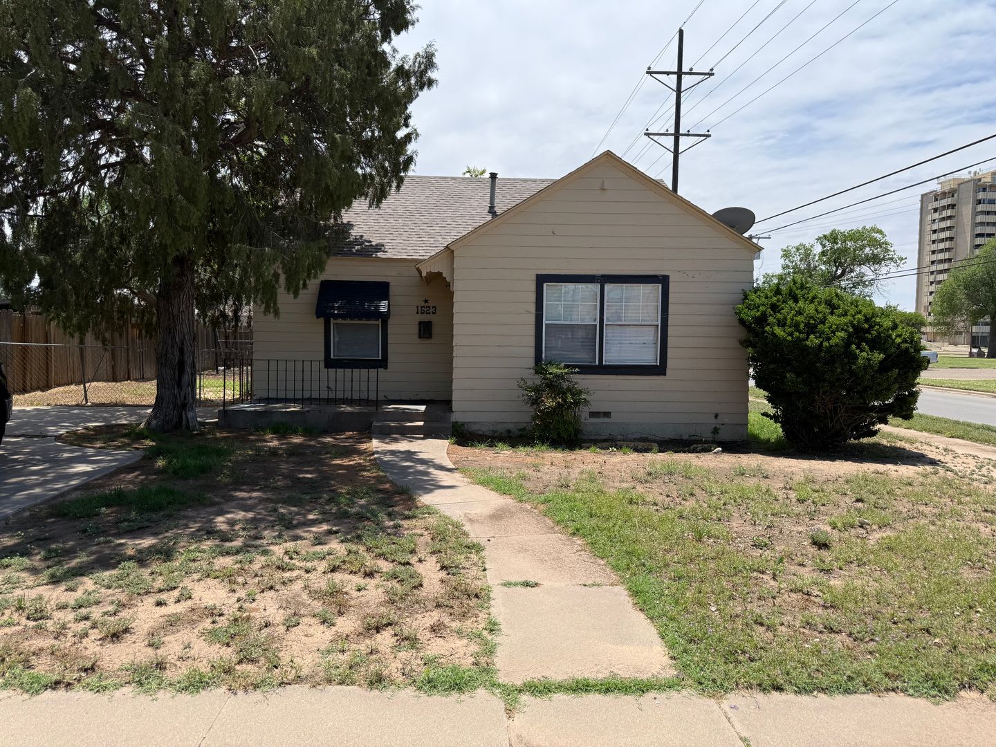 2 Bed 1 Bath Home – photo 1