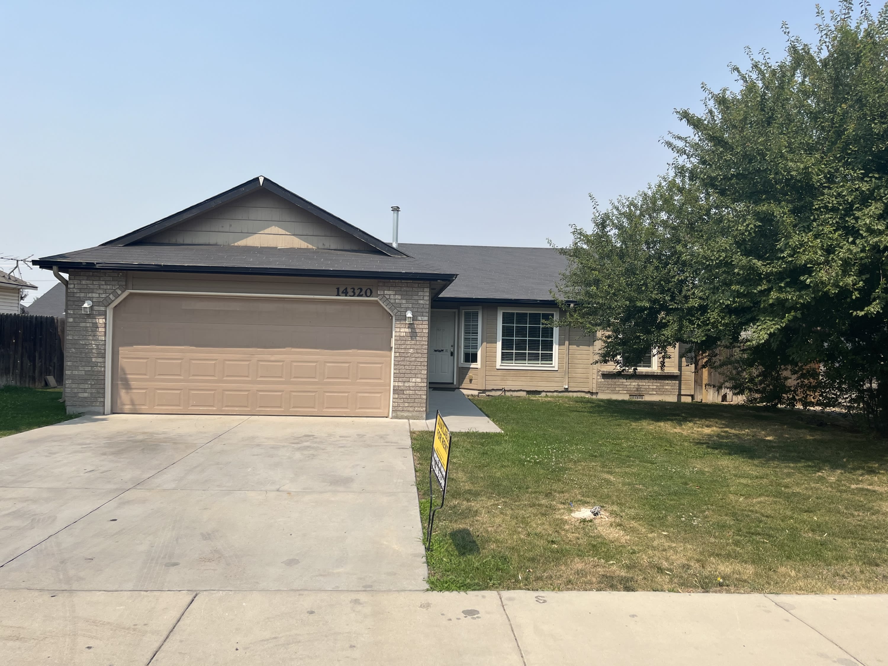 14320 Tara – photo 1 of 198