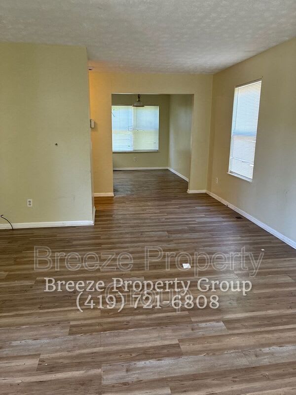 768 Fairgreen Ave – photo 1 of 13