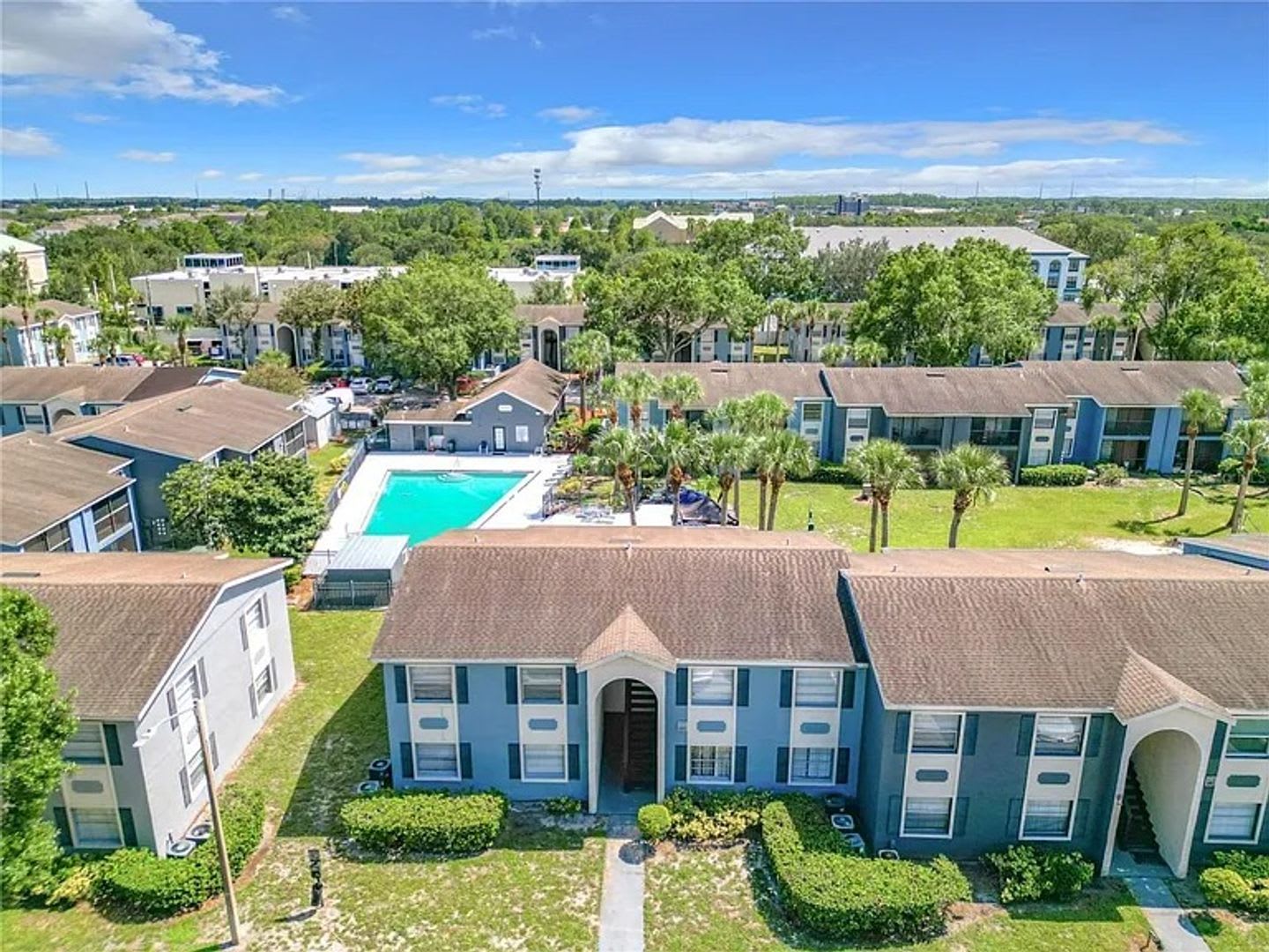 2BR Condo Near UCF – All-Inclusive Living &amp; Resort Amenities! – photo 1 of 17