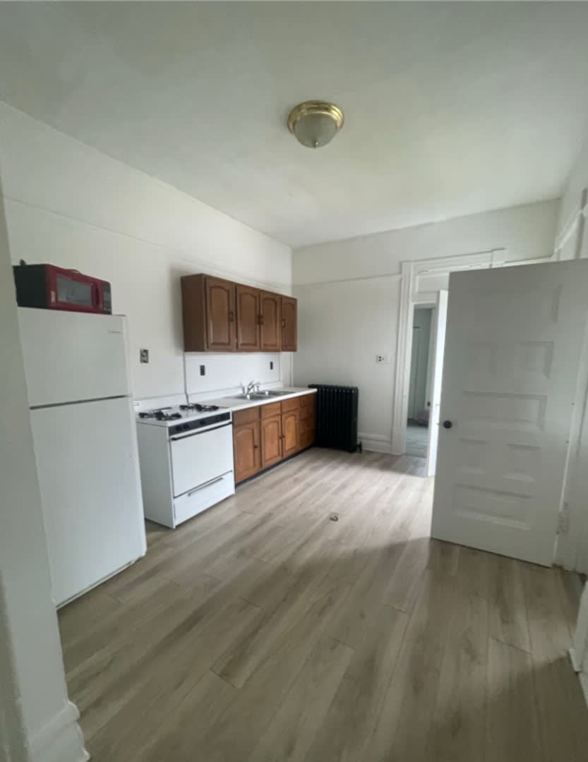 721 Brown – photo 1