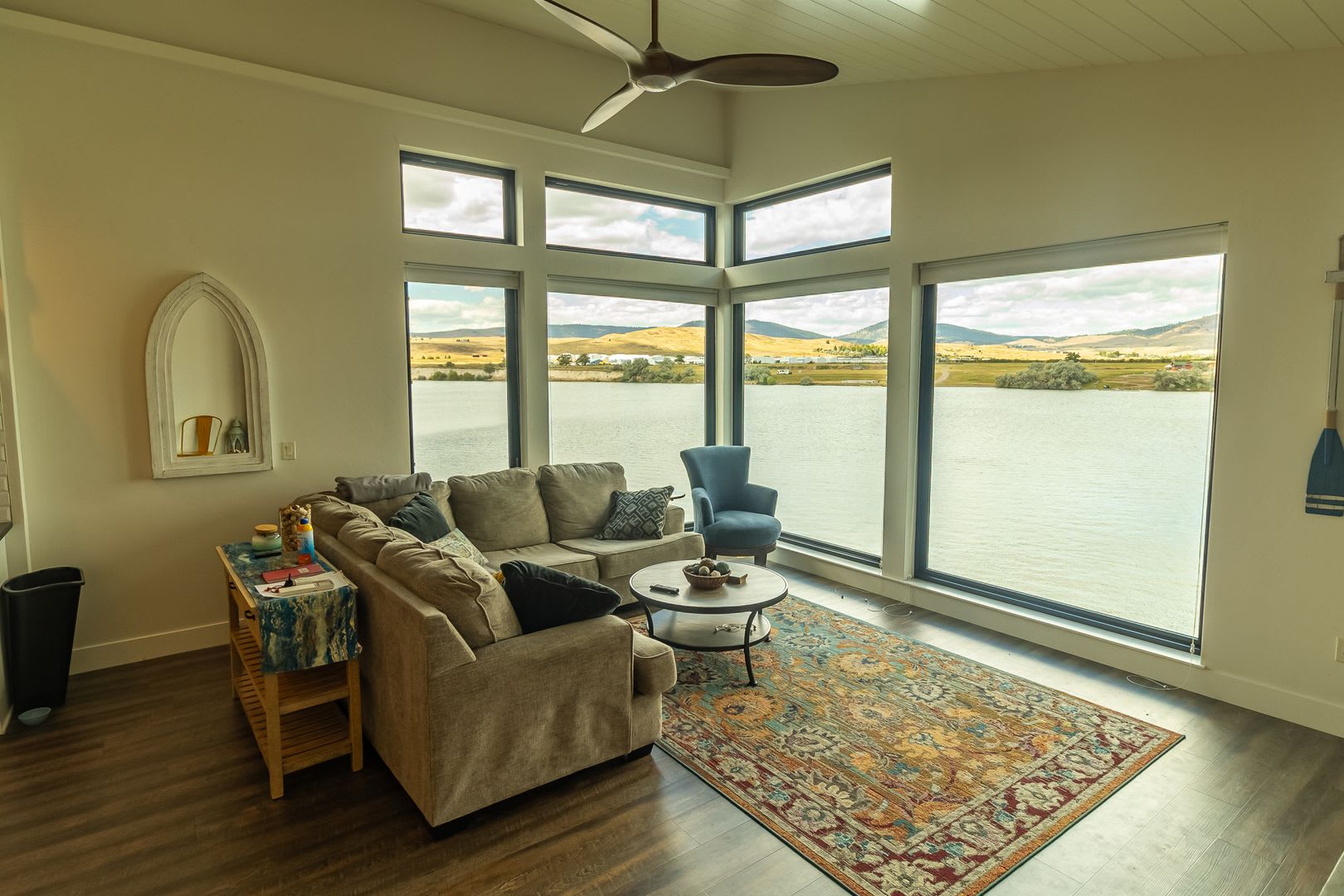 Jones Fully Furnished Condo On The River Available Mid Sept Mid May Only – photo 1 of 29