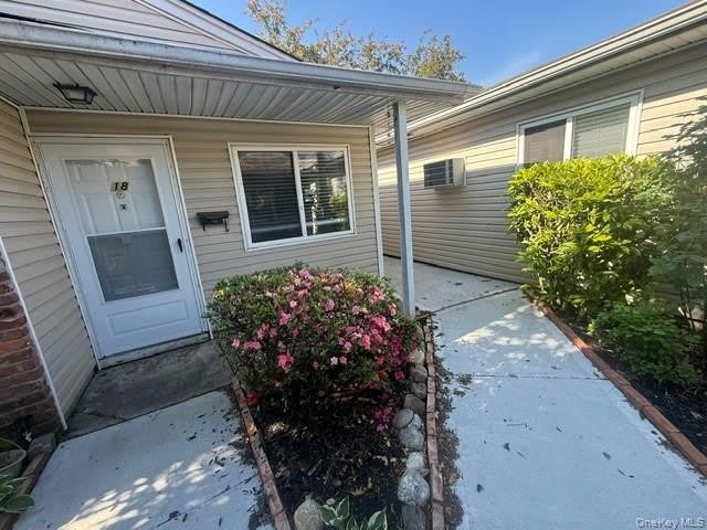 1-72 Parkcenter Drive – photo 1 of 6