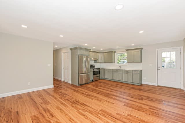 640 Post Avenue – photo 1 of 11