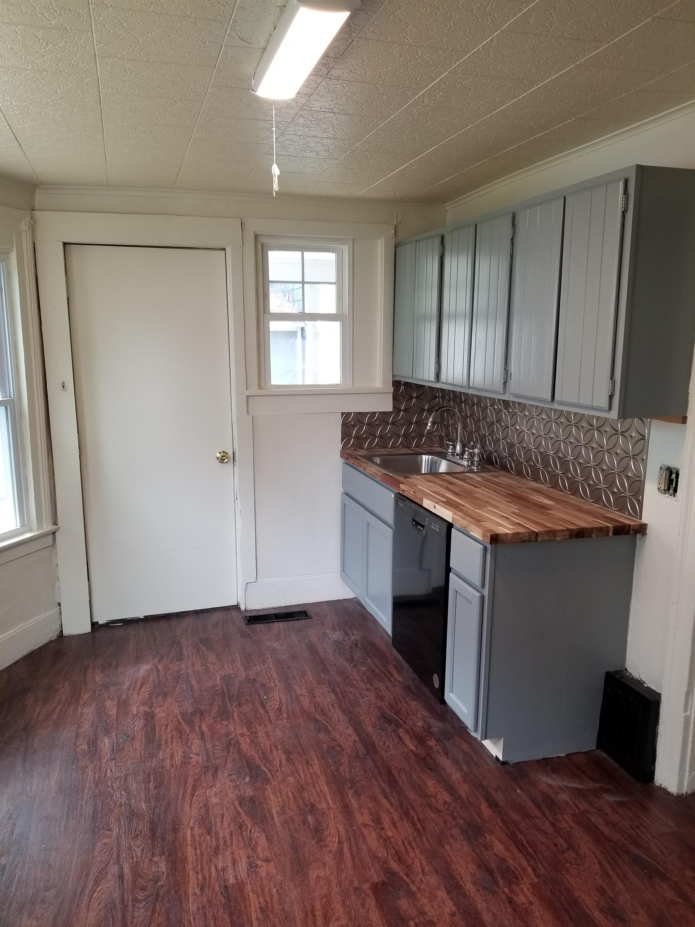 218 East Jackson Street – photo 1 of 29