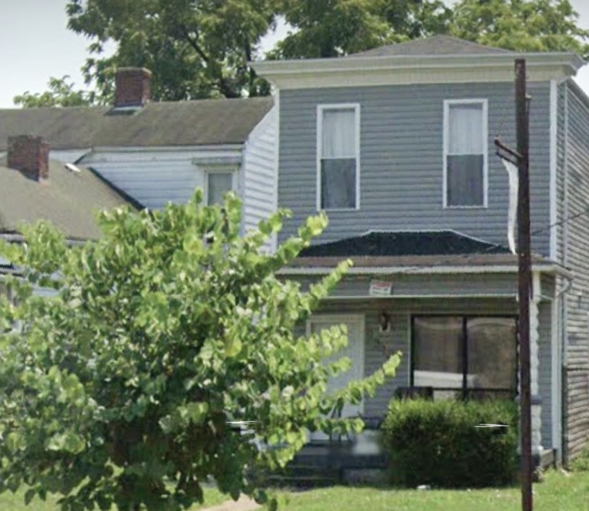 2310 West Broadway – photo 1