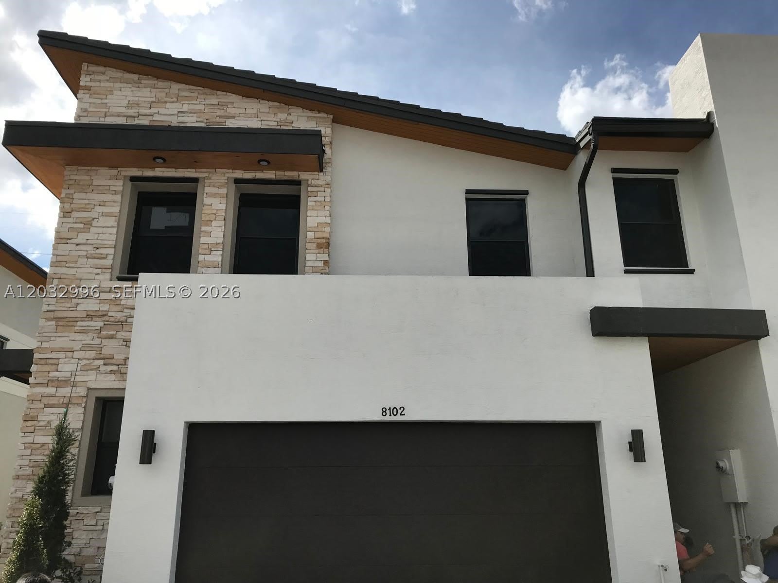 8102 Nw 105Th Ct – photo 1