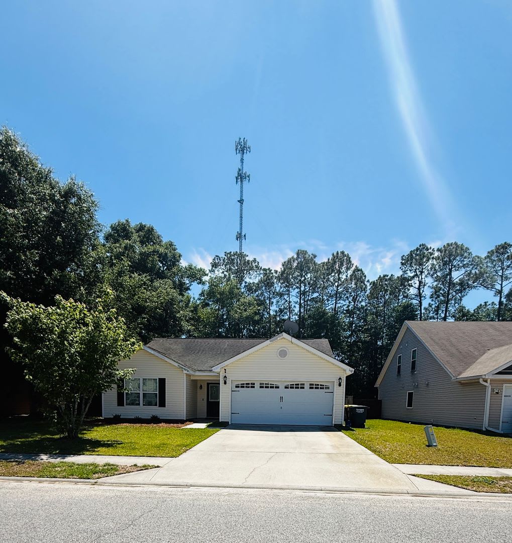 Effingham – photo 1 of 265