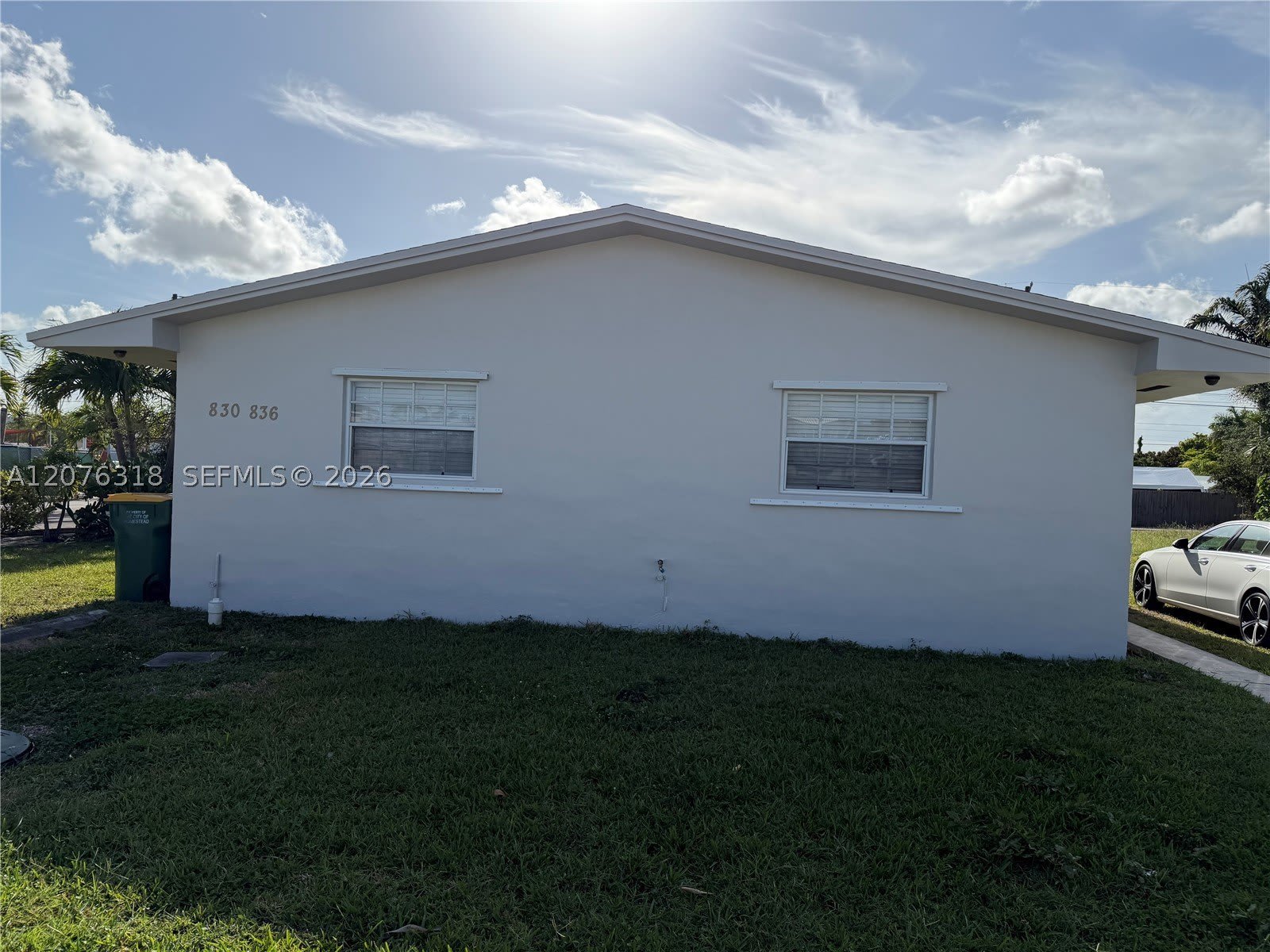834 NE 5th Ave – photo 1