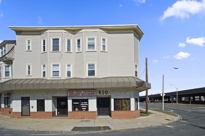 2 Walnut St. – photo 1