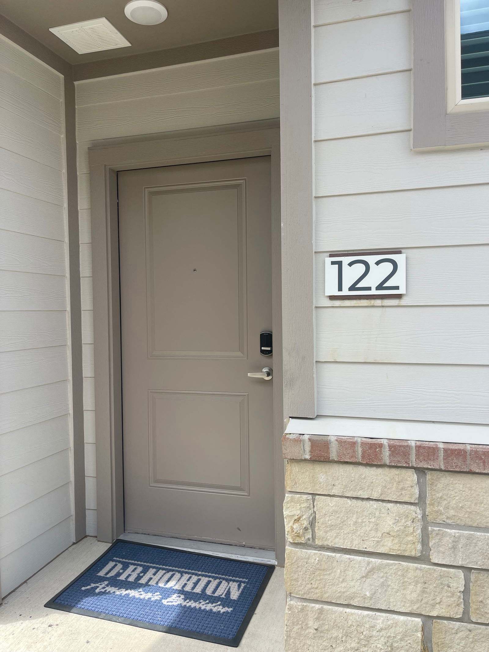 220 North Buddy Hayes Boulevard – photo 1