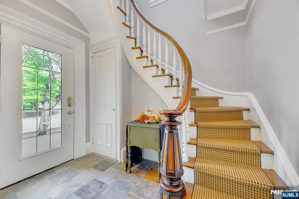 40 Legion Place – photo 1 of 21
