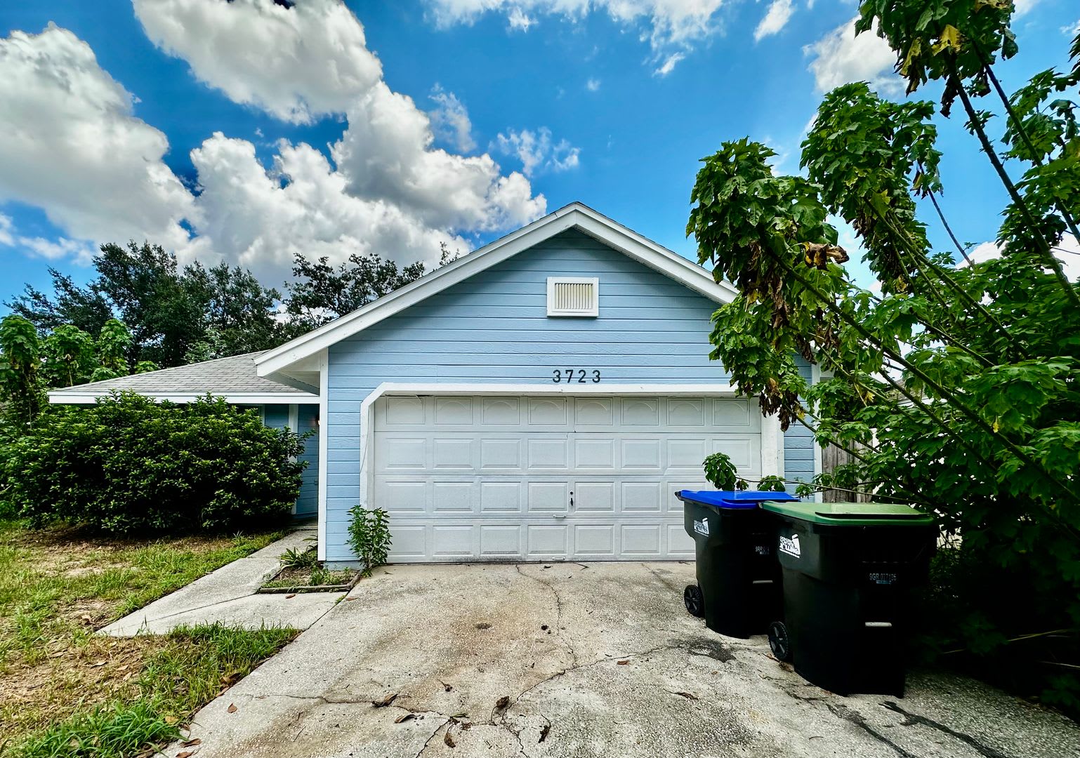 3/2 Single Family Home with EXTRA Large Backyard – photo 1