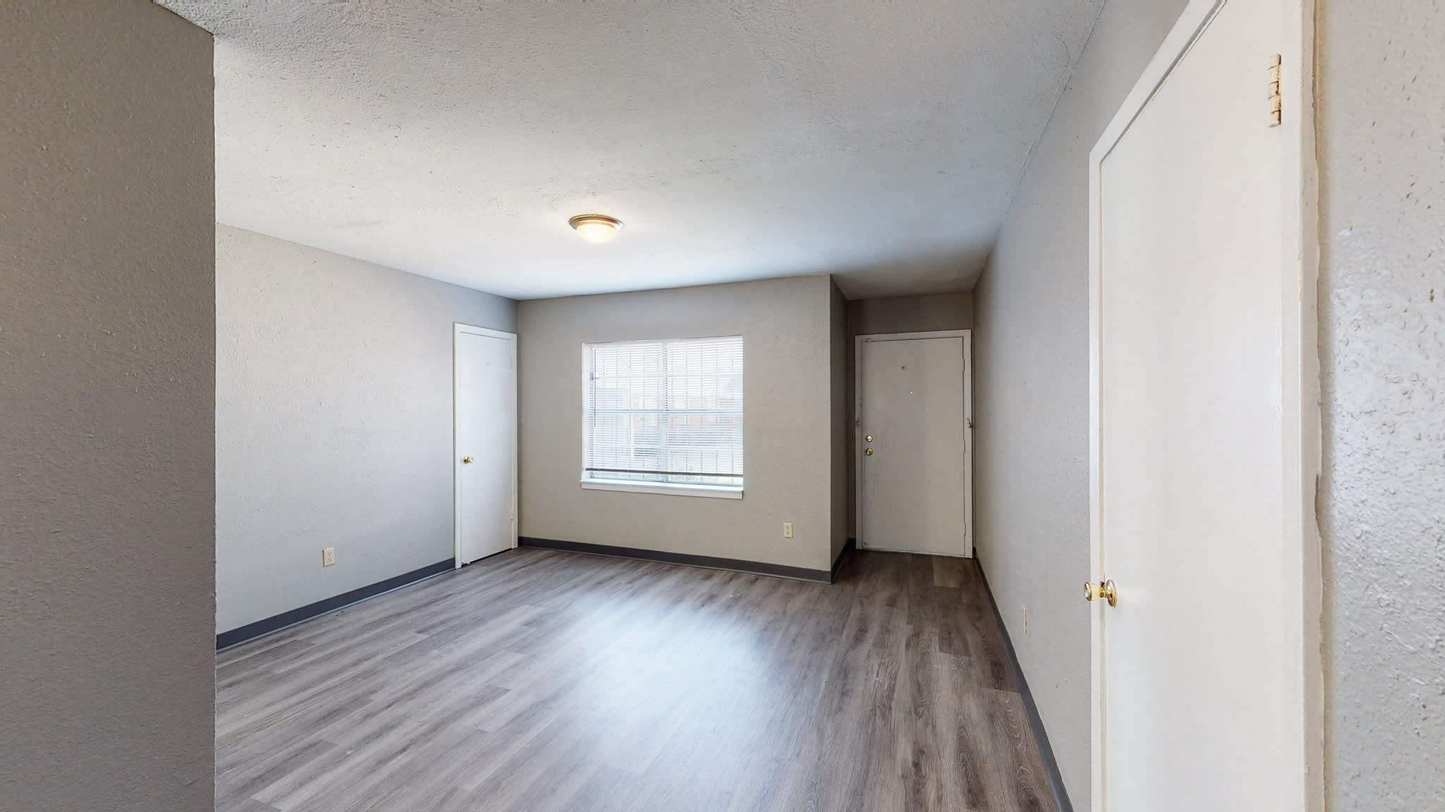 Longview Heights Apartments – photo 1