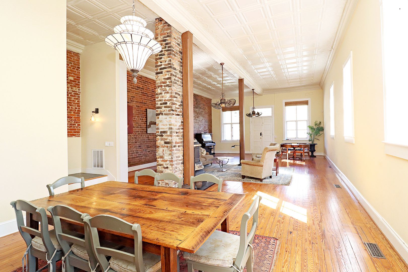 Beautifully Restored Ivy Residence, Fully Furnished with Utilities Included – photo 1 of 25