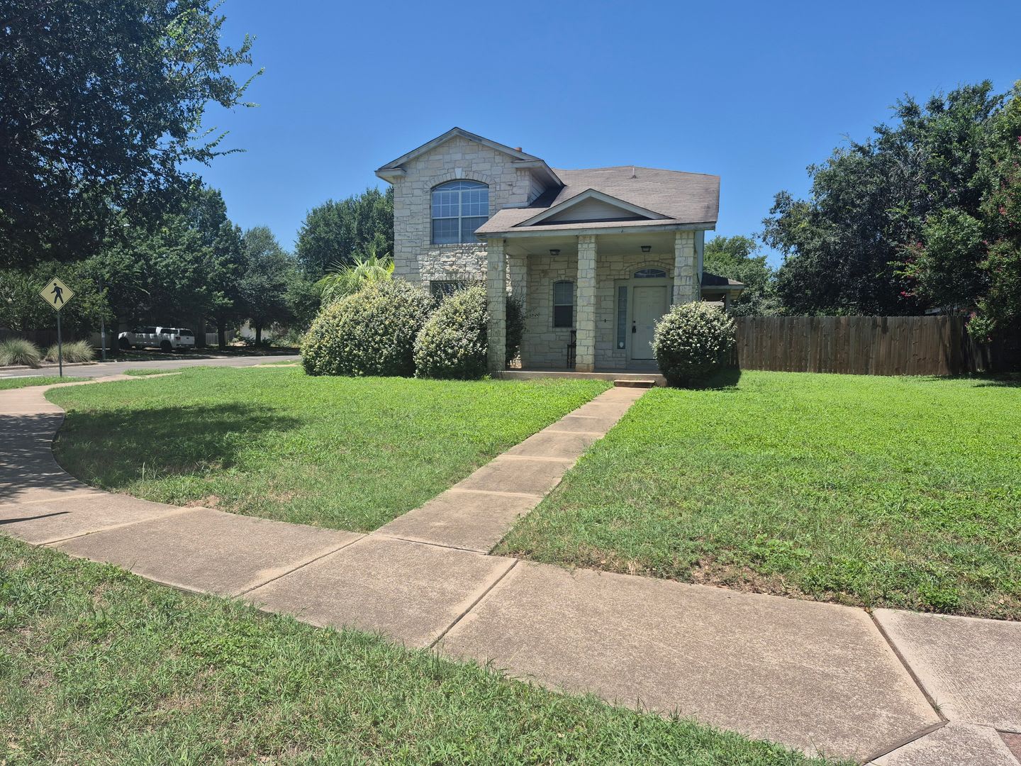 Spacious 3 bd home in a wonderful community. – photo 1