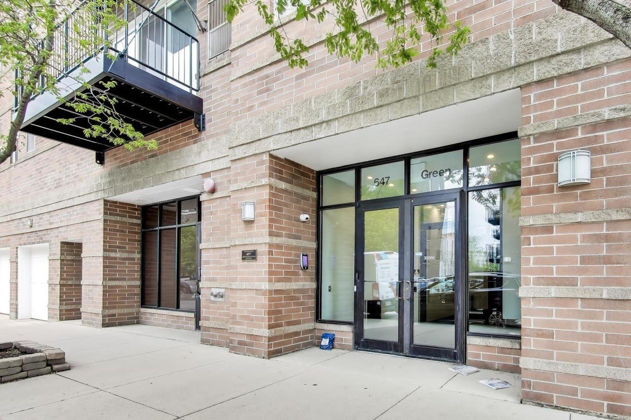 647 N Green Street – photo 1