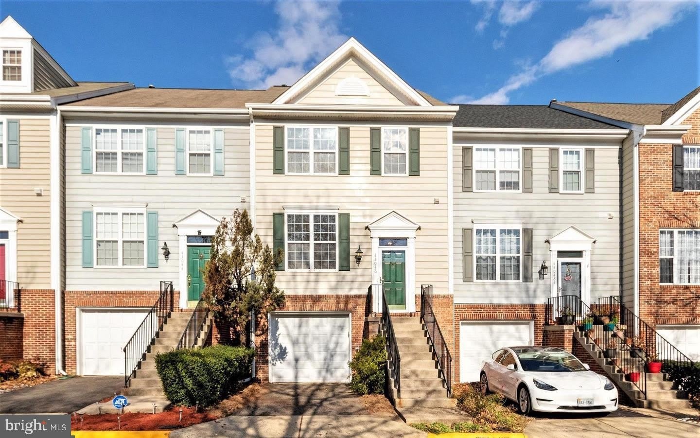 43046 FRANCIS Square – photo 1 of 32