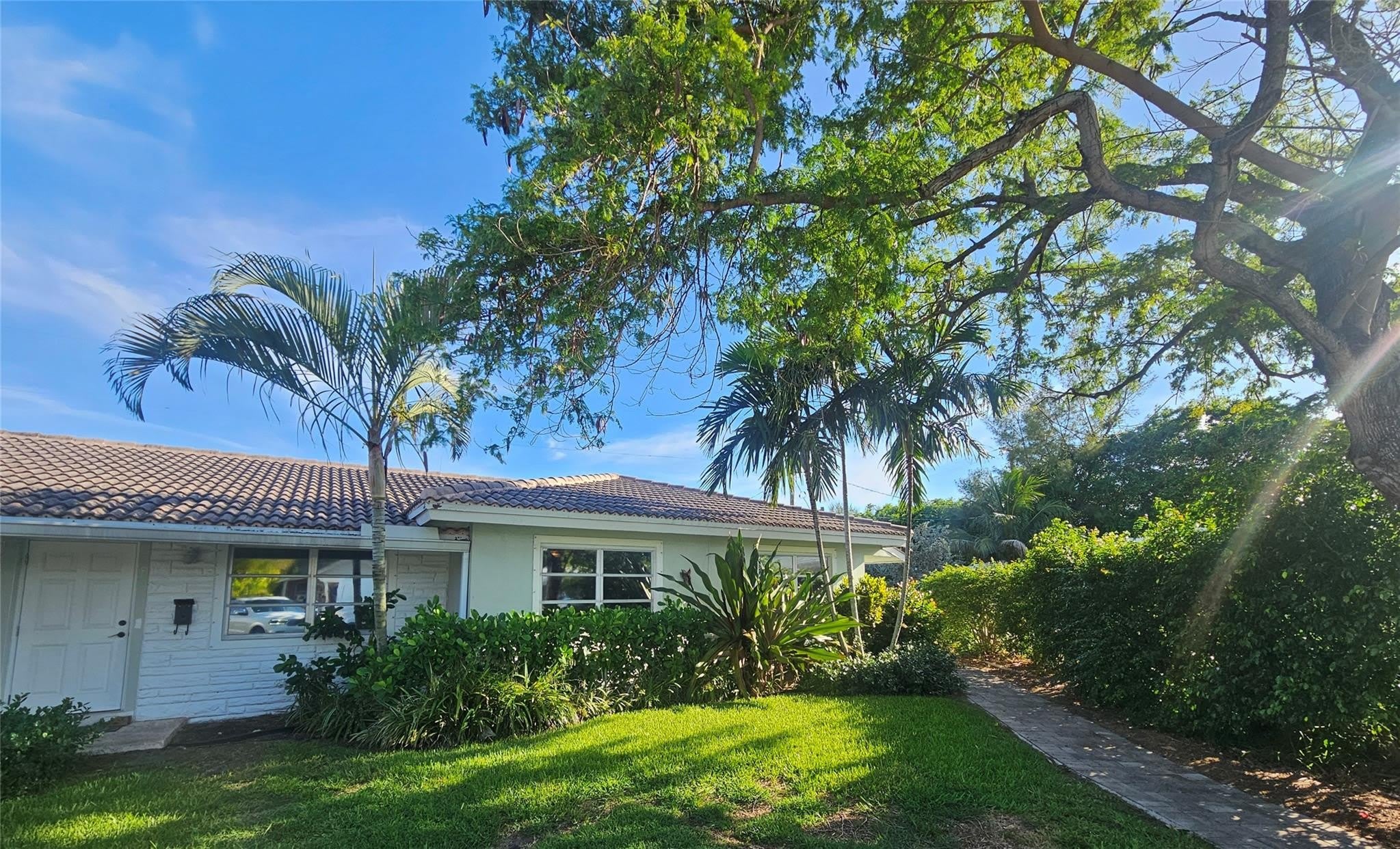 2110 NE 41st Street – photo 1 of 19