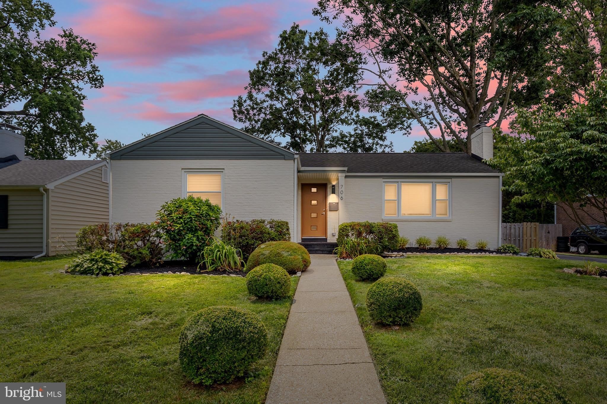 706 SONORA Avenue – photo 1 of 38