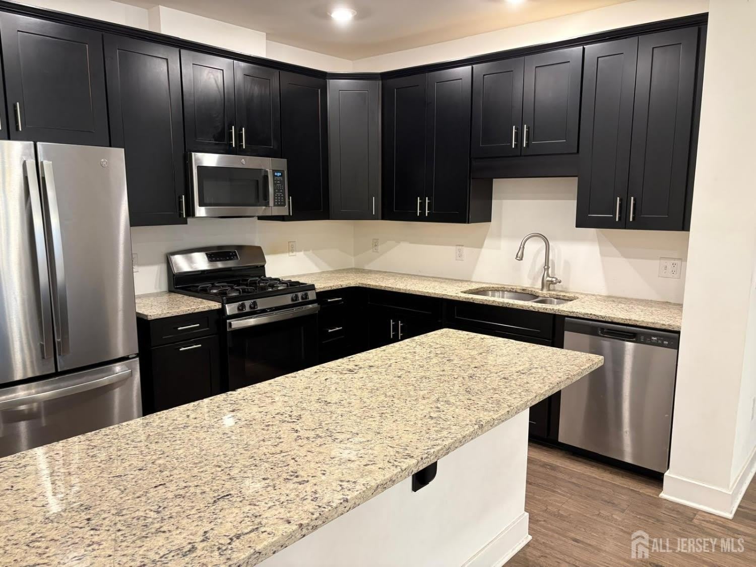733 Stiller Lane – photo 1