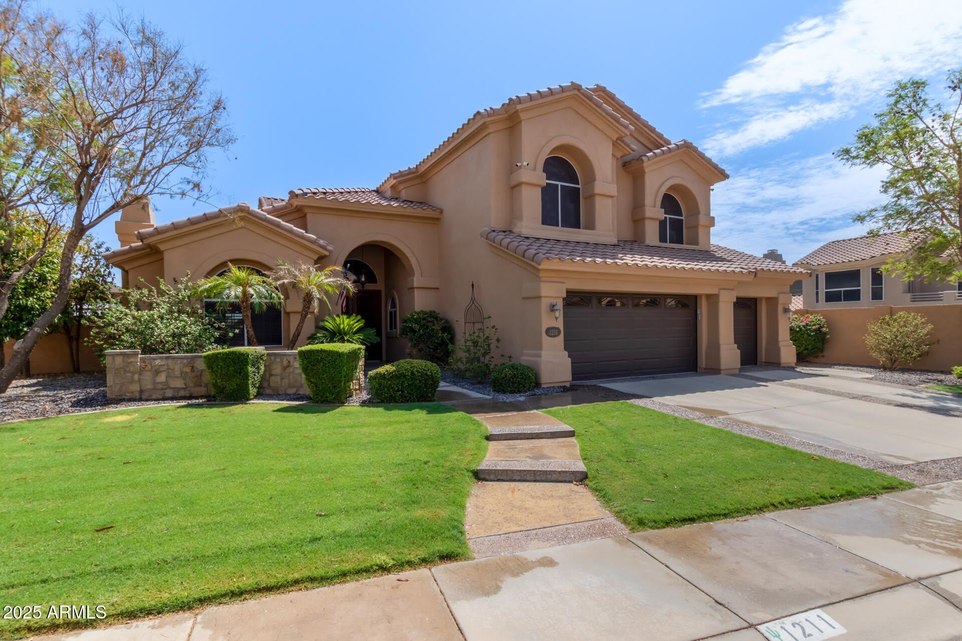 1211 E Desert Flower Lane – photo 1