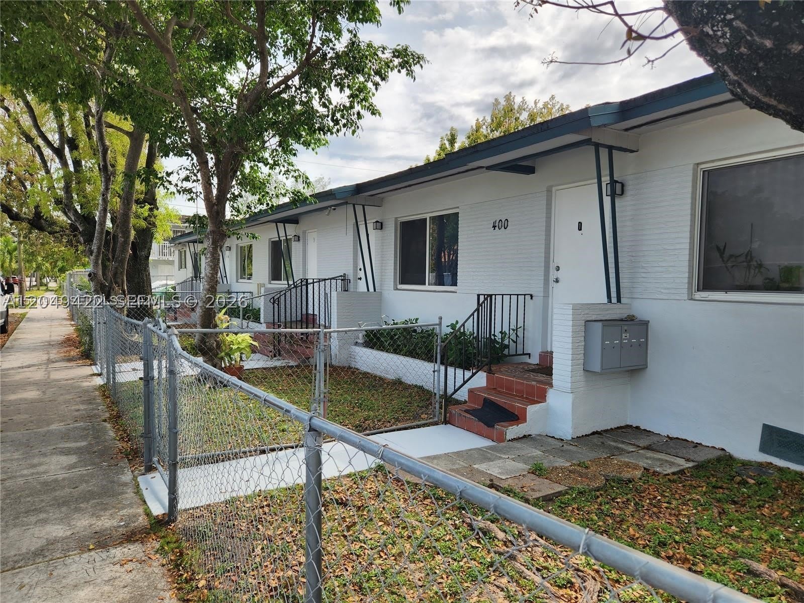 400 SW 21st Ave – photo 1