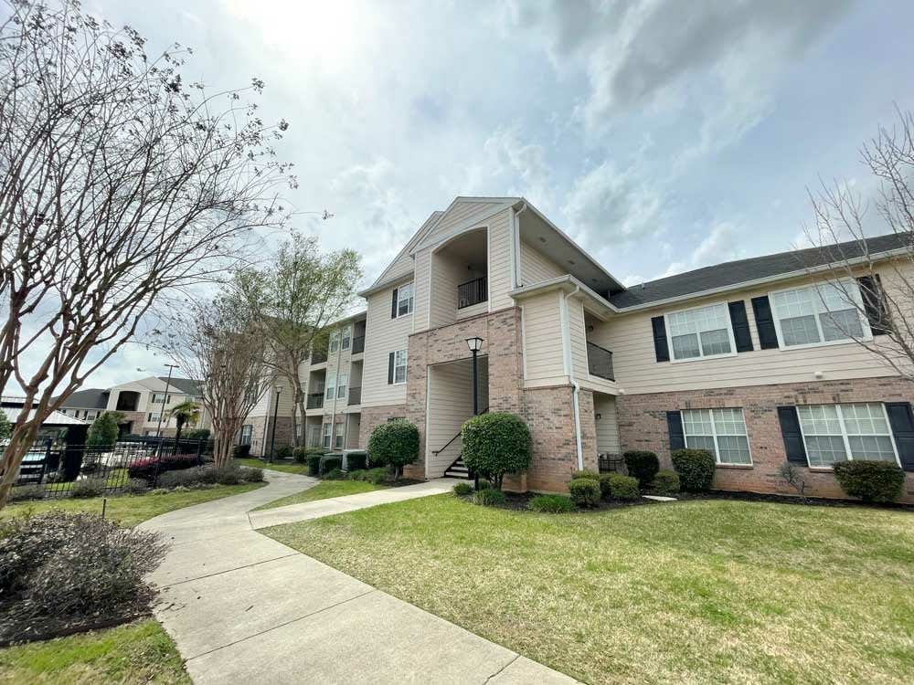 Lexington Place Apartments – photo 1