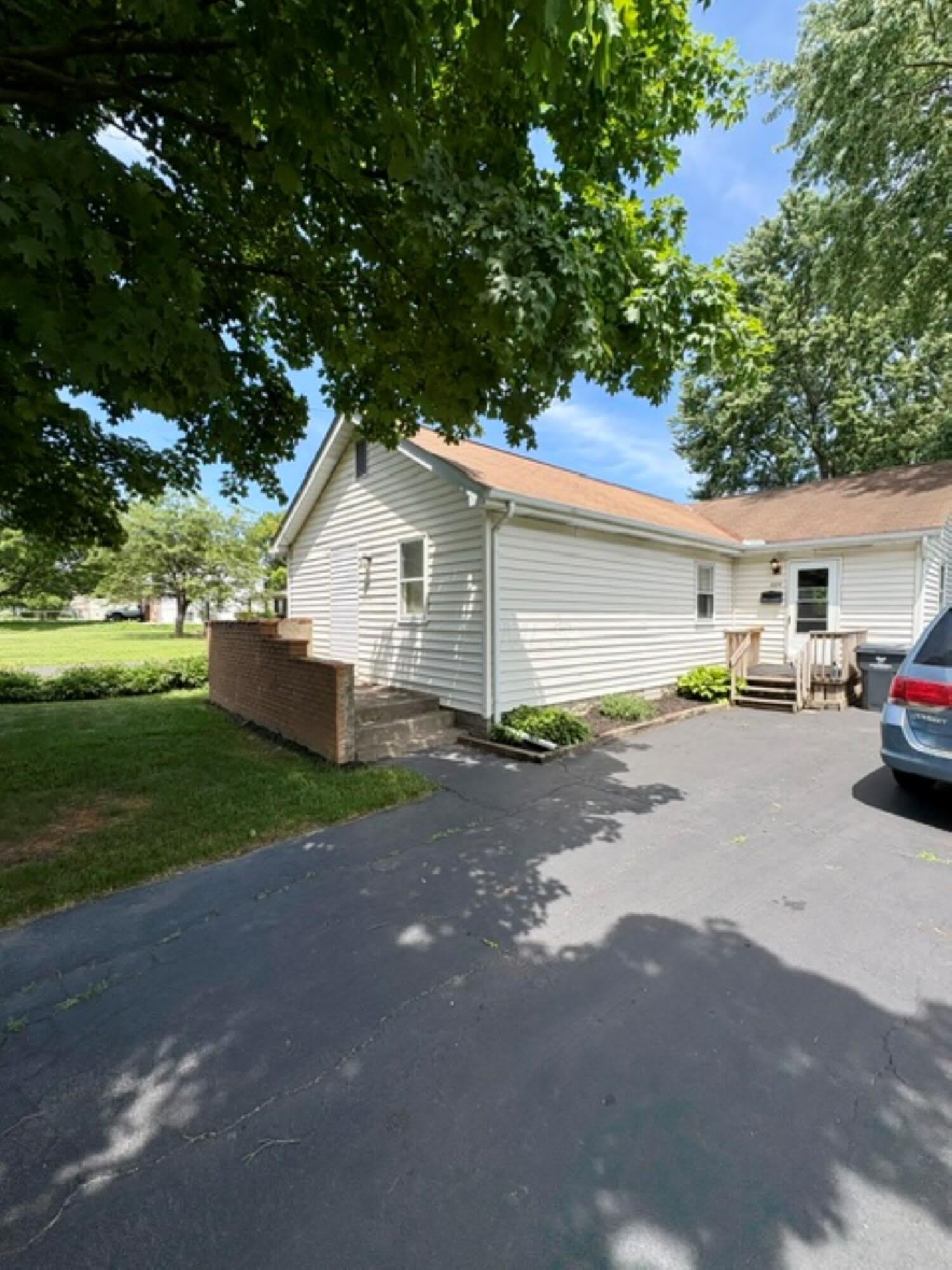 526 Collingwood Avenue – photo 1 of 23