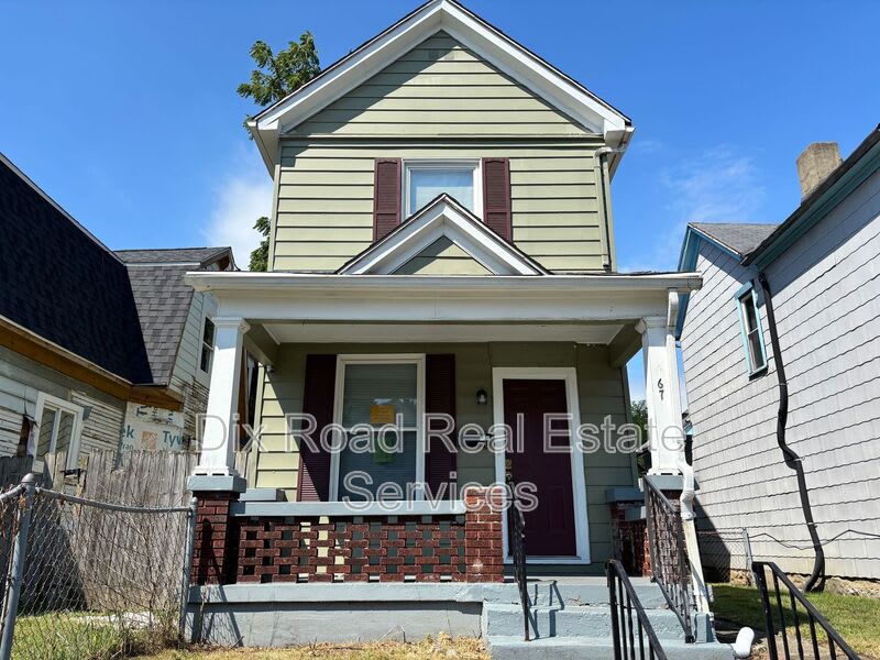 67 South McGee Street – photo 1