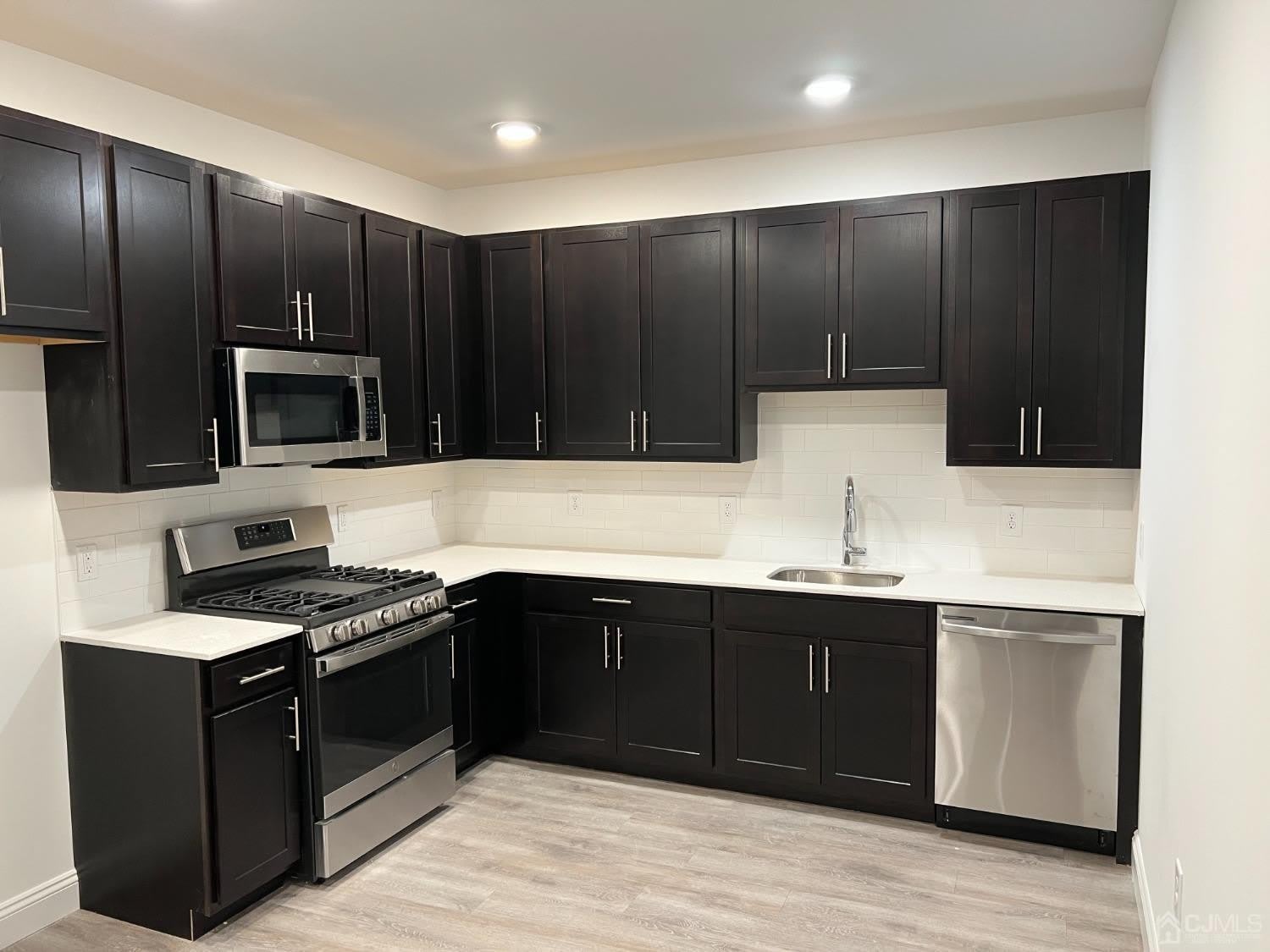 37 Main Street – photo 1 of 6
