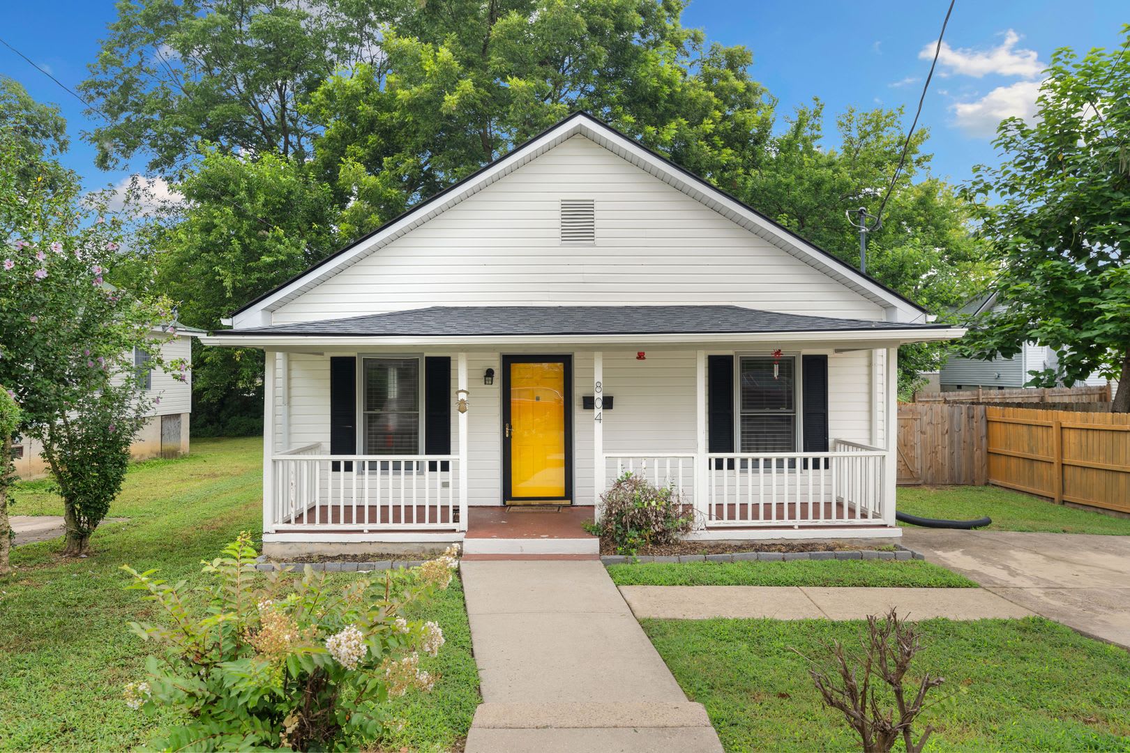 Available 10/23/2026! Adorable 3bd/2ba Home Close to Duke University! – photo 1