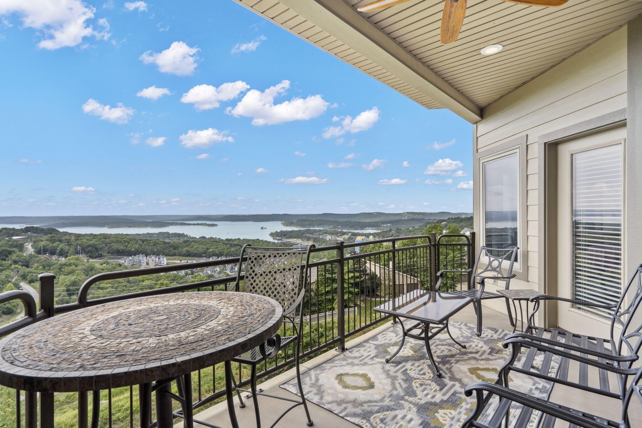 31 Royal Vista Drive – photo 1 of 26