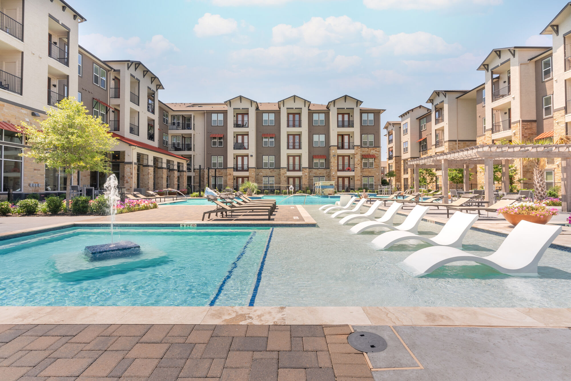 Tidwell Park Apartments – photo 1