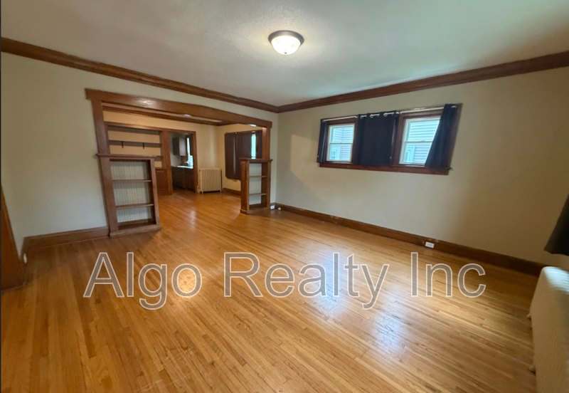 2646 Dupont Avenue North – photo 1