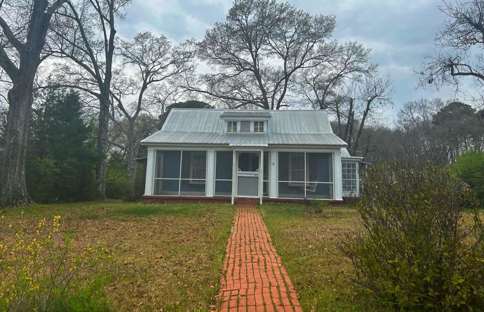 1511 North Main St, Water Valley, MS – photo 1 of 27