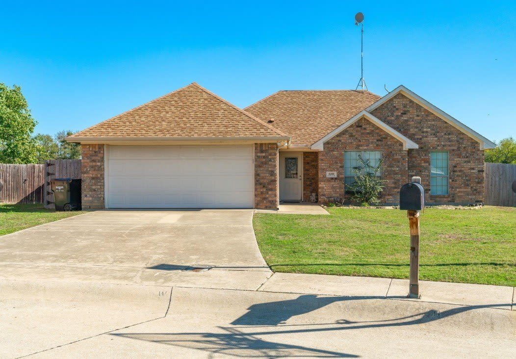 2210 Kaitlyn Circle – photo 1 of 28