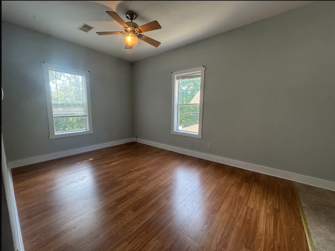 907 West 3rd Street – photo 1 of 8
