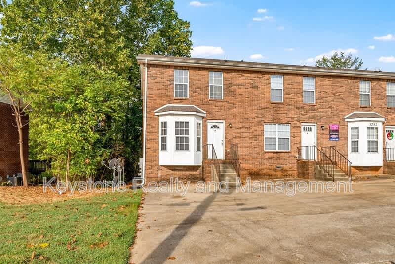 3252 Tower Drive – photo 1