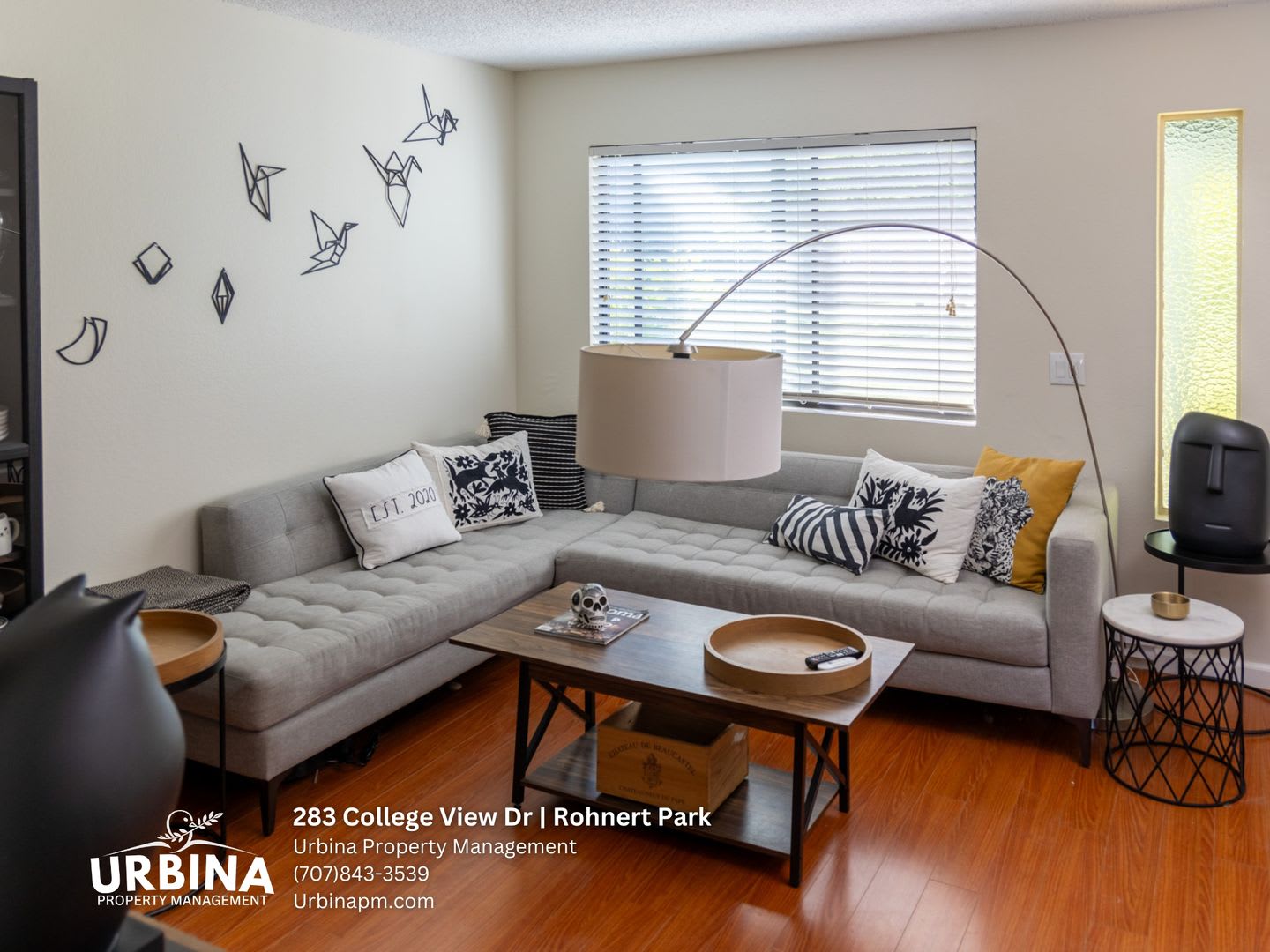 Two Bedroom Townhouse with Private Patio and Community Pool – photo 1