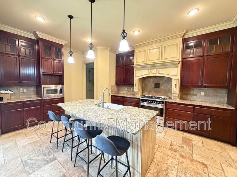 1532 Berwick Bnd – photo 1 of 27