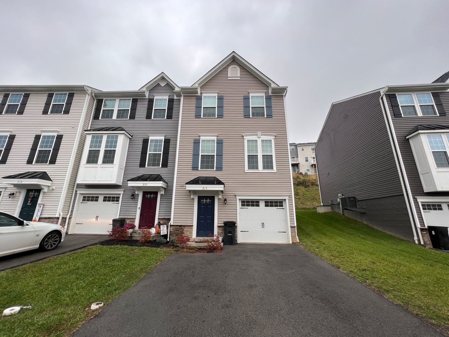 217 Stonehurst Drive – photo 1 of 104