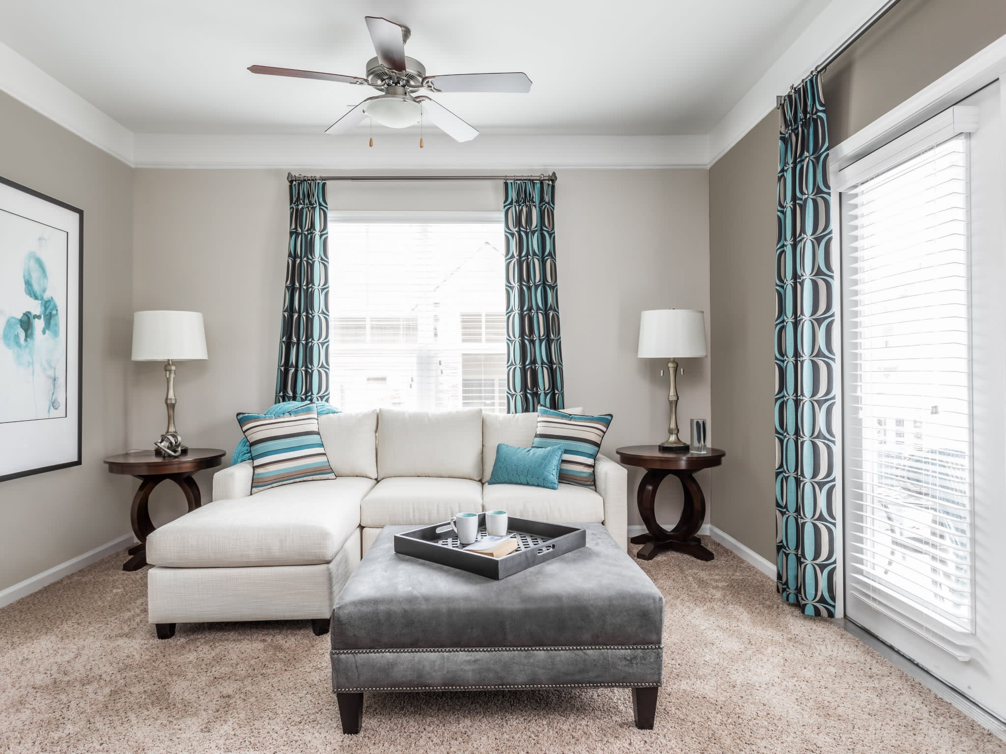 Aston Apartments – photo 1