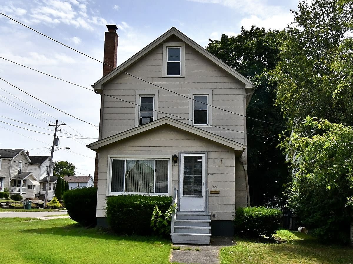 85 Smithsonian Street – photo 1 of 14