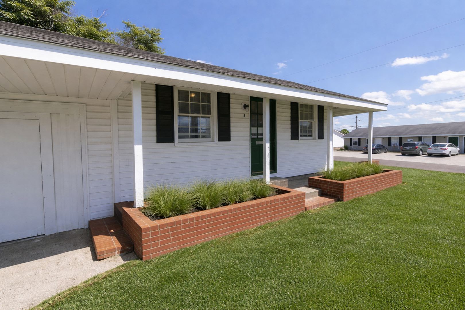 Rural Studio Apartment – photo 1 of 15