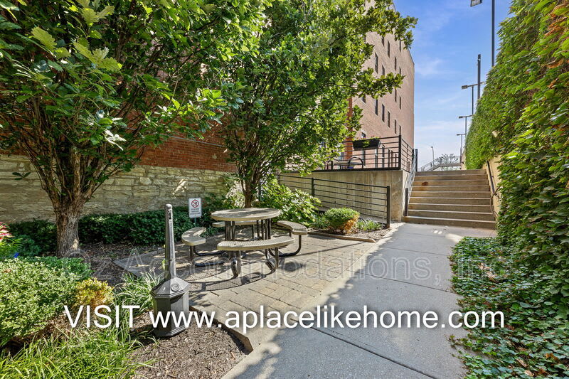 609 Central St – photo 1