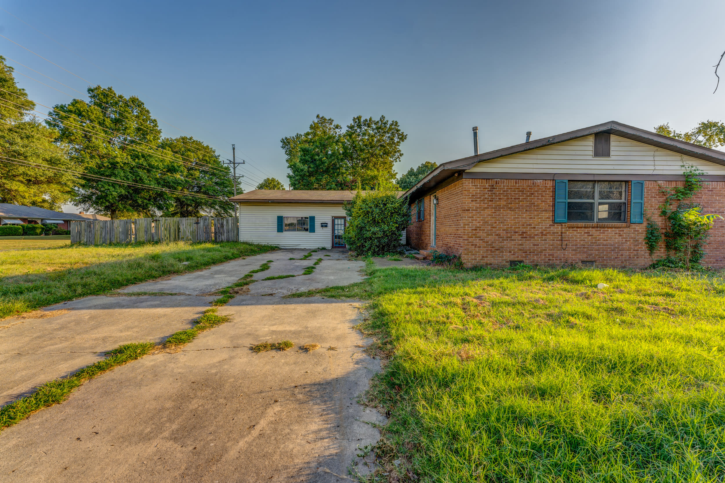 121 Pecan St – photo 1 of 28