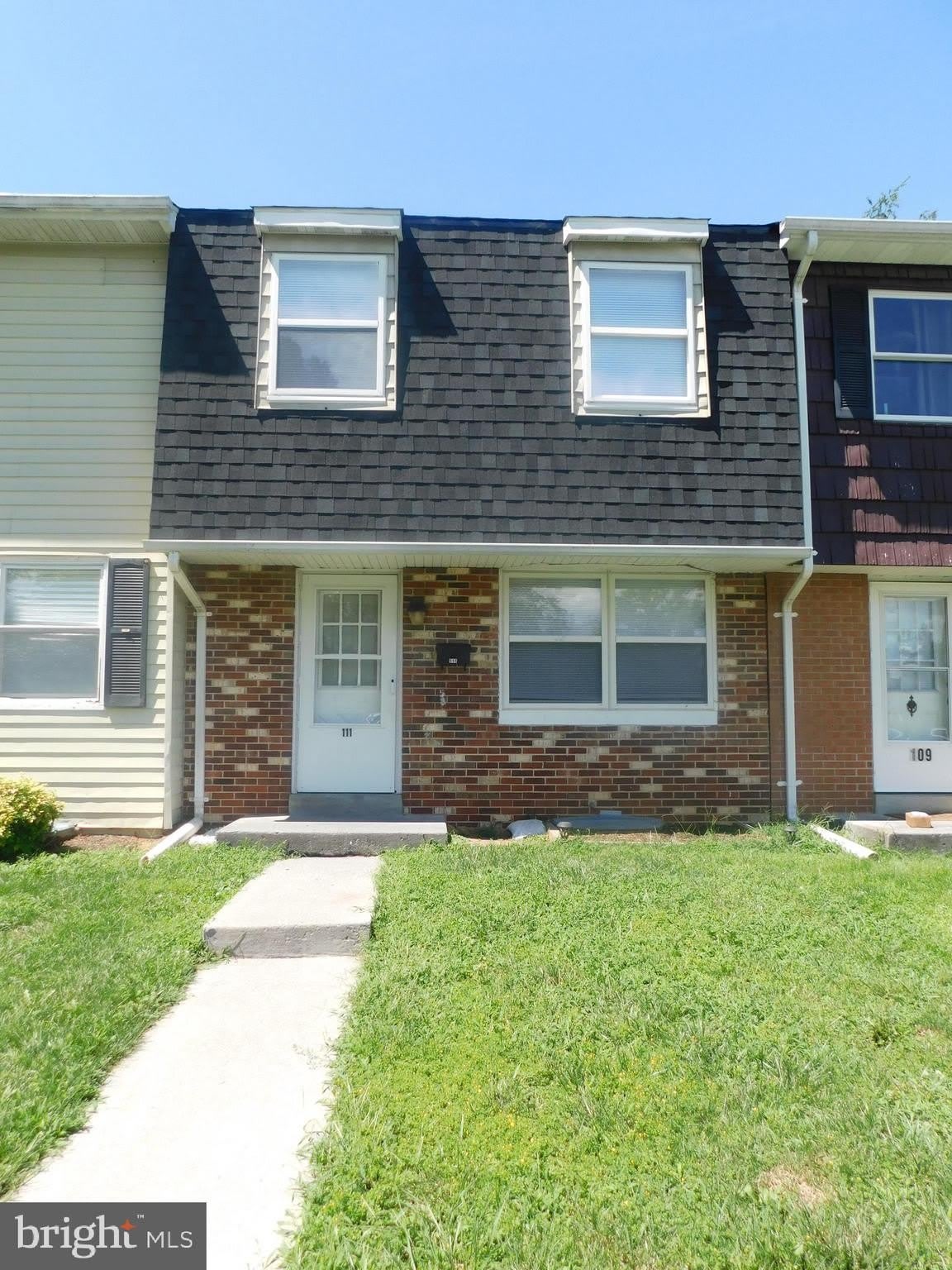 111 CAMERON Street – photo 1 of 17