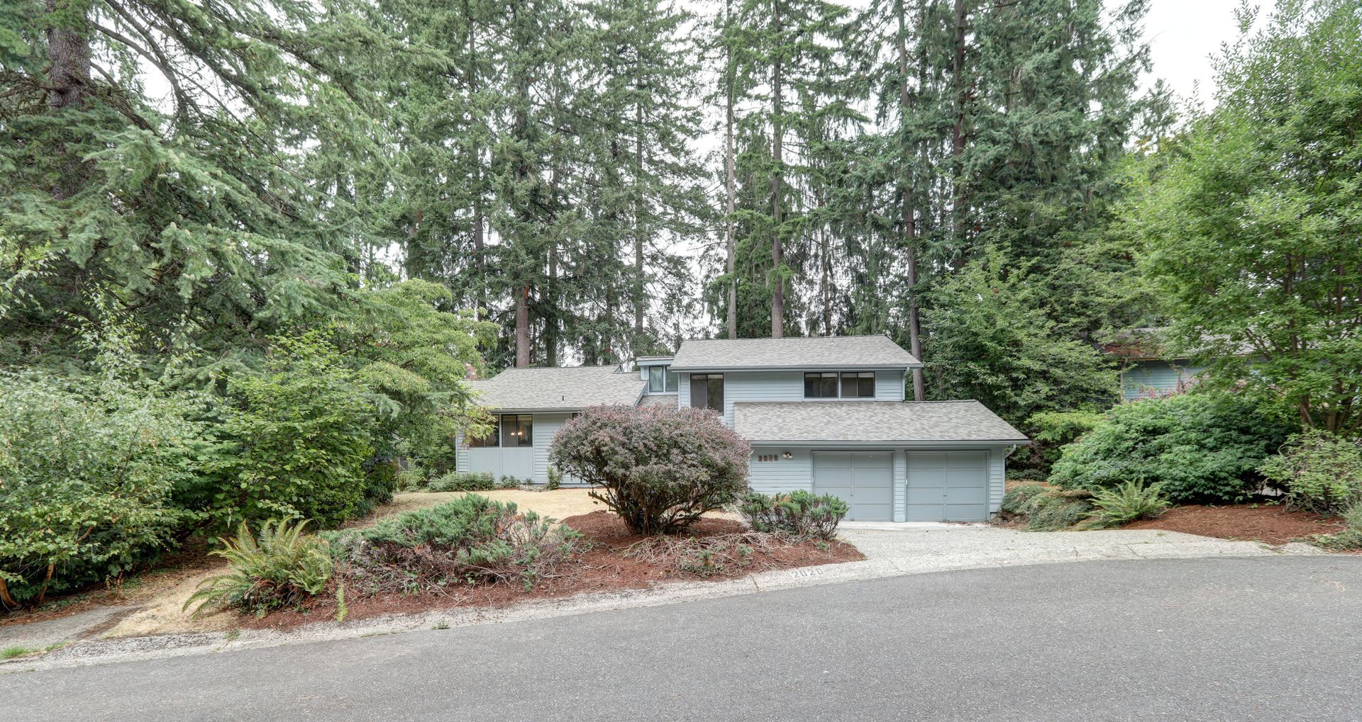 Spacious 4BR 2.75BA Tri-level home in quiet Cedar Lane Estates – photo 1