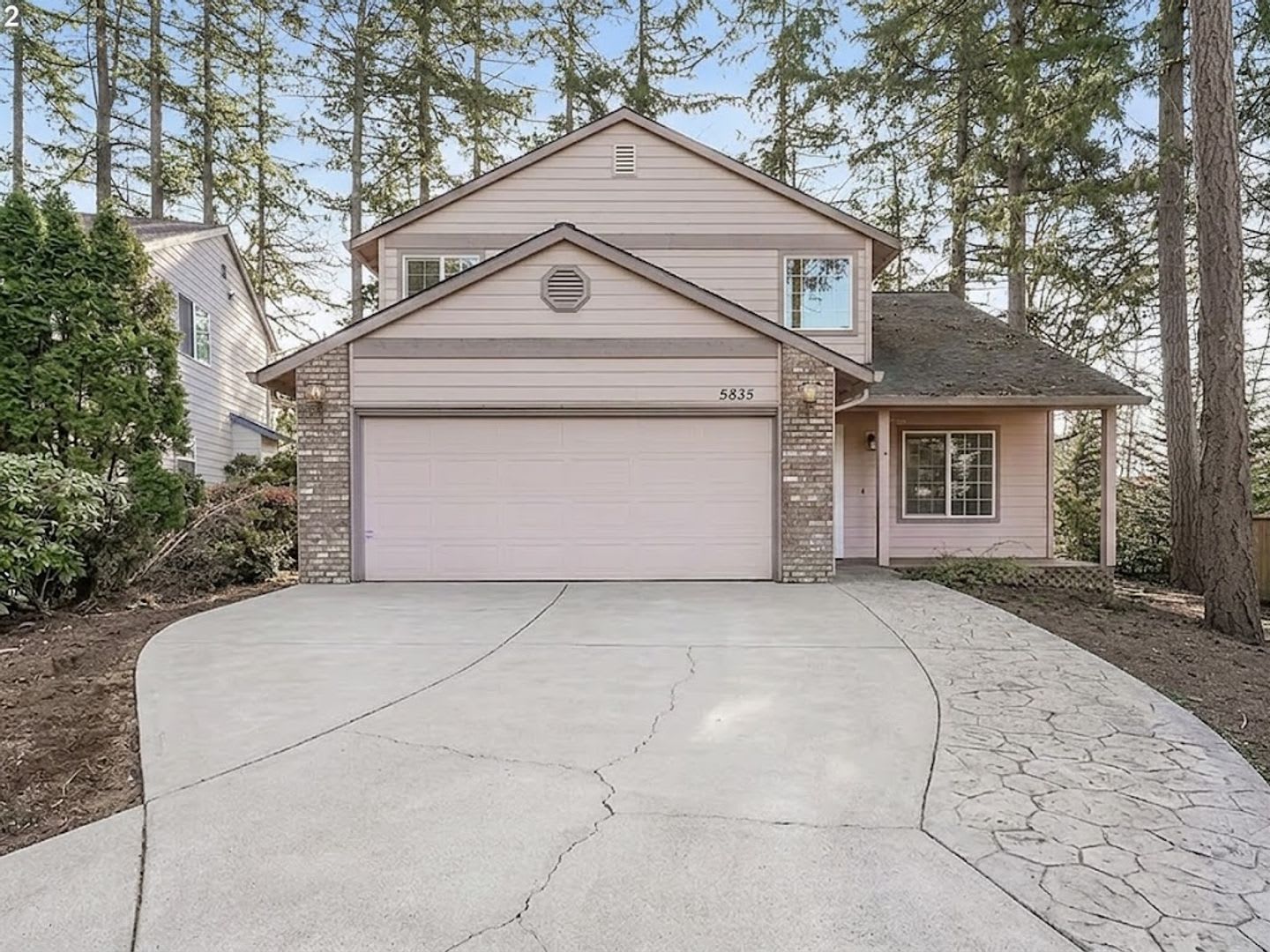 Welcome Home To Your Private Woodland Retreat Tucked Away In The Heart Of Gladstone – photo 1 of 66